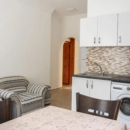 Delightful Flat 5 Km From The Beach With A Refreshing View And Balcony Surrounded By Nature In * 马尔马里斯