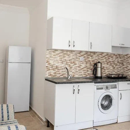Delightful Flat 5 Km From The Beach With A Refreshing View And Balcony Surrounded By Nature In 公寓