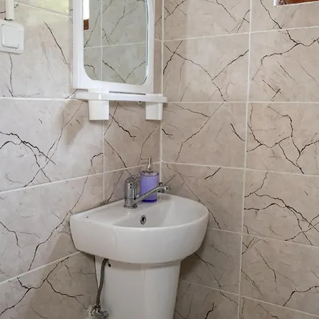 Delightful Flat 5 Km From The Beach With A Refreshing View And Balcony Surrounded By Nature In 公寓 马尔马里斯